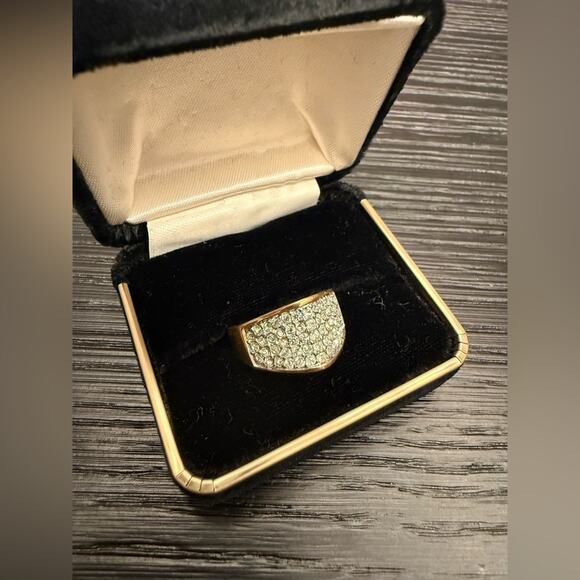 NEW Pave Faux Diamond Ring Costume Jewelry Ring in Box Gift Size 8 - Picture 3 of 4